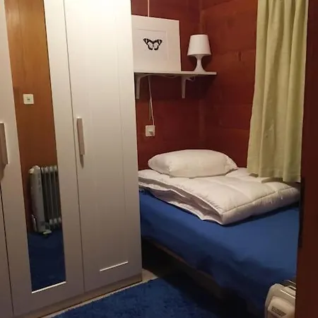 Julia Mit Sauna Eisten