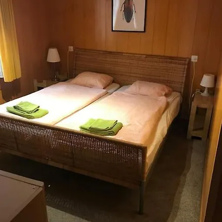 Julia Mit Sauna